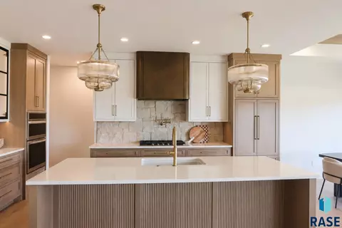 Kitchen - 5509 E Morningside Cir, Sioux Falls, SD 57110 photo 1 of 5