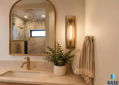Bath - 5509 E Morningside Cir, Sioux Falls, SD 57110 photo 6 of 13