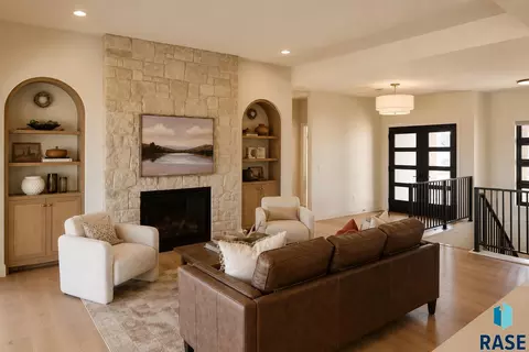 Living - 5509 E Morningside Cir, Sioux Falls, SD 57110 photo 3 of 3