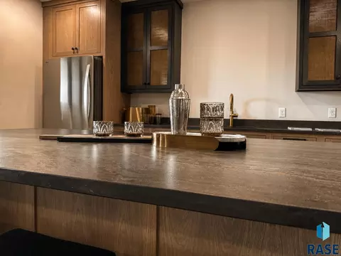 Kitchen - 5509 E Morningside Cir, Sioux Falls, SD 57110 photo 4 of 5