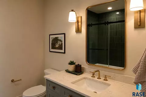 Bath - 5509 E Morningside Cir, Sioux Falls, SD 57110 photo 11 of 13