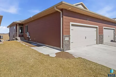 9622 W Broek Dr, Sioux Falls, SD 57106