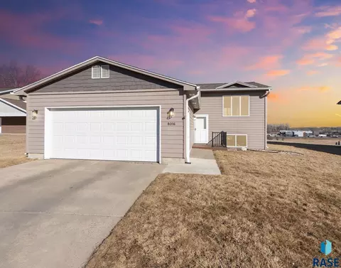 8016 W Browning St, Sioux Falls, SD 57106