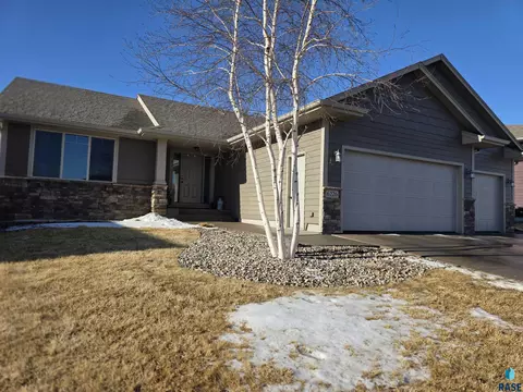 6226 S Badlands Ct, Sioux Falls, SD 57108