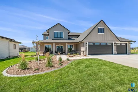 431 Brody Ct, Harrisburg, SD 57032
