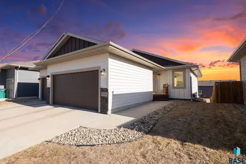3000 S Richie Dr, Sioux Falls, SD 57106