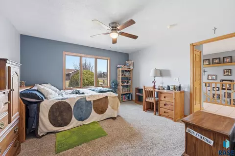 Bedroom - 45 Golf Dr, Wentworth, SD 57075 photo 4 of 10