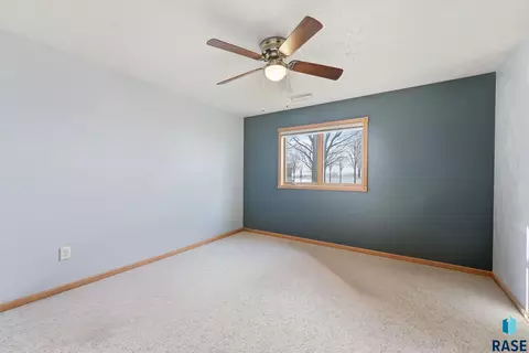 Bedroom - 45 Golf Dr, Wentworth, SD 57075 photo 6 of 10