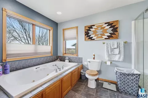 Bath - 45 Golf Dr, Wentworth, SD 57075 photo 1 of 4