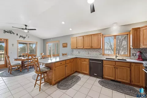 Kitchen - 45 Golf Dr, Wentworth, SD 57075 photo 2 of 5