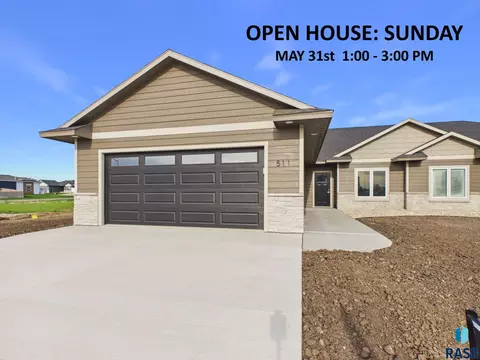 511 Bunyan Dr, Harrisburg, SD 57032