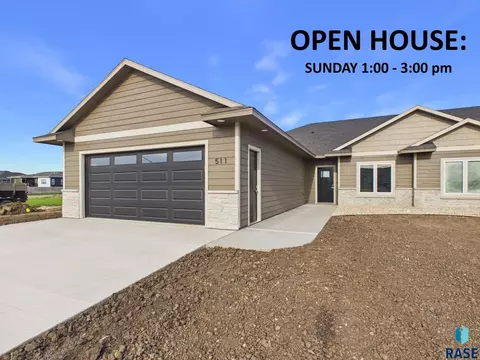 511 Bunyan Dr, Harrisburg, SD 57032