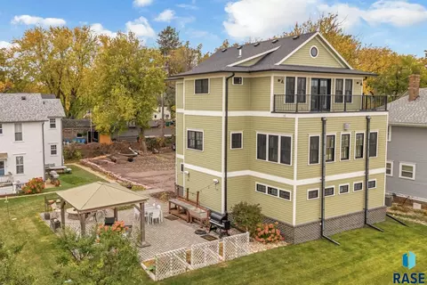 221 E 14th St, Sioux Falls, SD 57104
