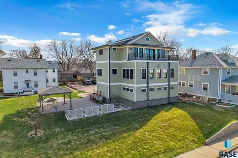 221 E 14th St, Sioux Falls, SD 57104