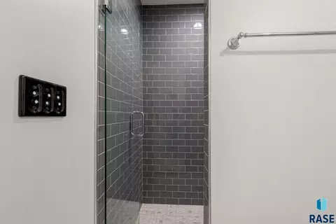 Bath - 221 E 14th St, Sioux Falls, SD 57104 photo 6 of 6
