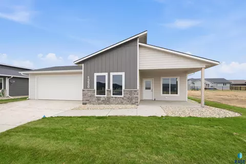 1230 N Titan Ave, Tea, SD 57064