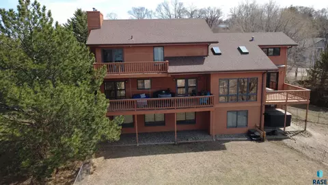 417 N Sanborn St, Chamberlain, SD 57325