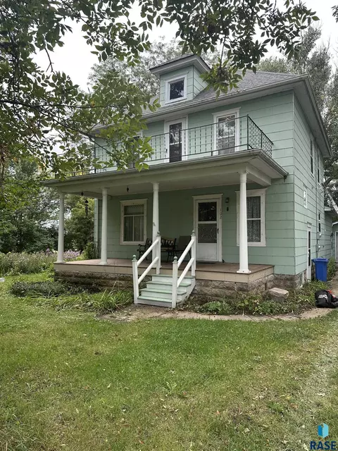 102 S Buckingham St, Hardwick, MN 56134