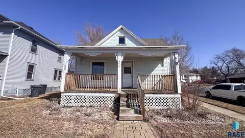 500 W Pleasant Dr, Pierre, SD 57501