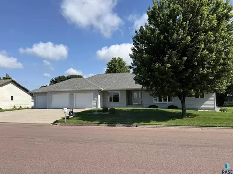 Exterior - 308 E Wagner St, Marion, SD 57043 photo 2 of 8