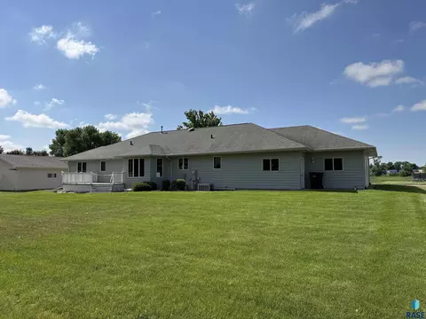Exterior - 308 E Wagner St, Marion, SD 57043 photo 6 of 8