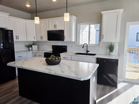 Kitchen - 1121 Cyber Ct, Madison, SD 57042 photo 1 of 1