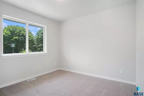 Bedroom - 1127 Cyber Ct, Madison, SD 57042 photo 1 of 8