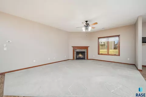 Living - 1909 S Firefly Dr, Sioux Falls, SD 57110 photo 2 of 5