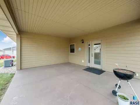 Exterior - 1909 S Firefly Dr, Sioux Falls, SD 57110 photo 5 of 6