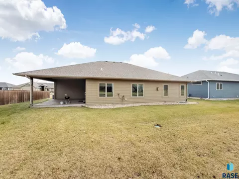 Exterior - 1909 S Firefly Dr, Sioux Falls, SD 57110 photo 3 of 6