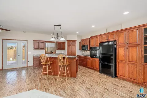 Kitchen - 1909 S Firefly Dr, Sioux Falls, SD 57110 photo 1 of 4