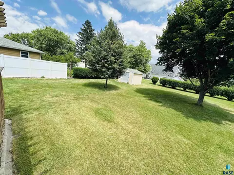 Exterior - Division Ave, Madison, SD 57042 photo 15 of 18
