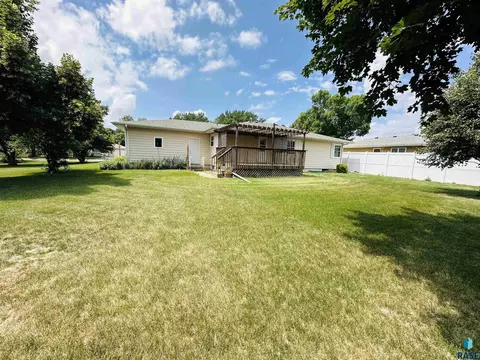 Exterior - Division Ave, Madison, SD 57042 photo 6 of 18