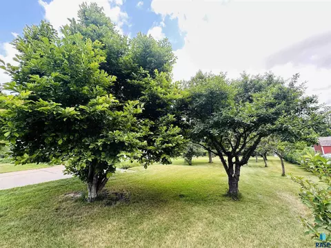 Exterior - Division Ave, Madison, SD 57042 photo 17 of 18