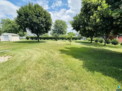 Exterior - Division Ave, Madison, SD 57042 photo 16 of 18