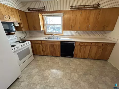Kitchen - Division Ave, Madison, SD 57042 photo 1 of 4