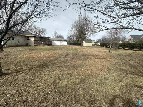 Exterior - Division Ave, Madison, SD 57042 photo 10 of 18