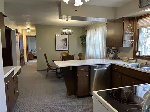 818 S Albert St, Freeman, SD 57029 photo 22
