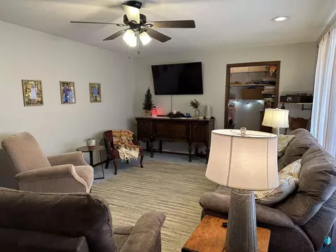 818 S Albert St, Freeman, SD 57029 photo 12