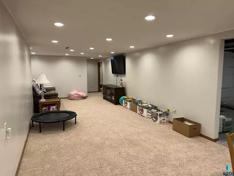 818 S Albert St, Freeman, SD 57029 photo 40