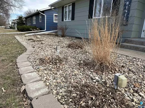 818 S Albert St, Freeman, SD 57029 photo 6
