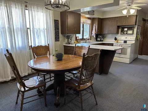 818 S Albert St, Freeman, SD 57029 photo 18
