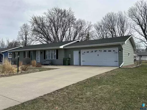 818 S Albert St, Freeman, SD 57029 photo 4