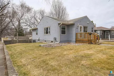 1933 S Euclid Ave, Sioux Falls, SD 57105