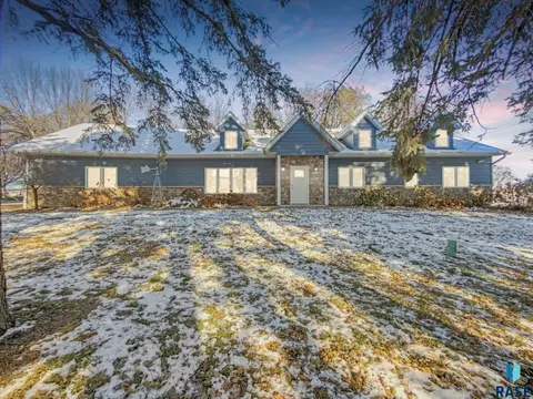 8300 E 38th St, Sioux Falls, SD 57110