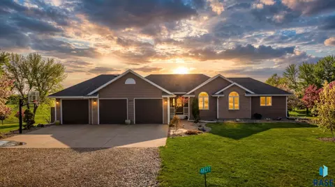 48297 Arrowhead Pl, Canton, SD 57013 photo 2