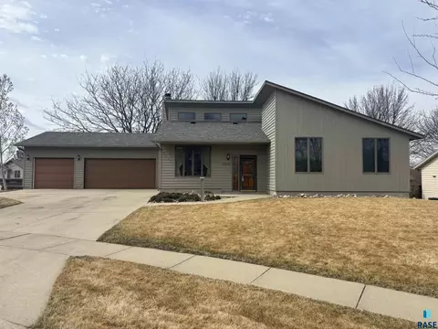 1809 S Remington Cir, Sioux Falls, SD 57106