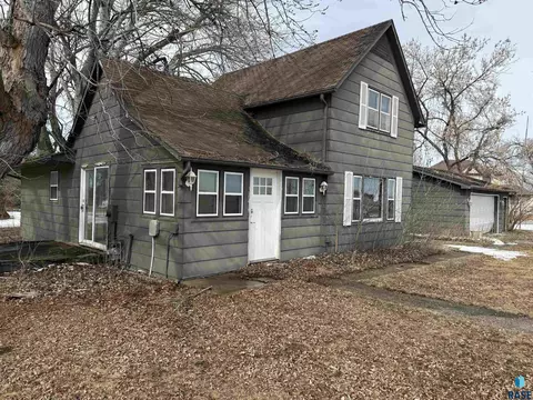 405 SE 13 St, Beresford, SD 57004