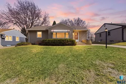 1108 S Willow Ave, Sioux Falls, SD 57105