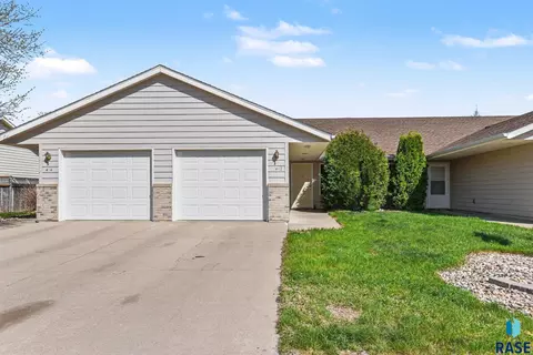 412 N 9th Ave, Brandon, SD 57005